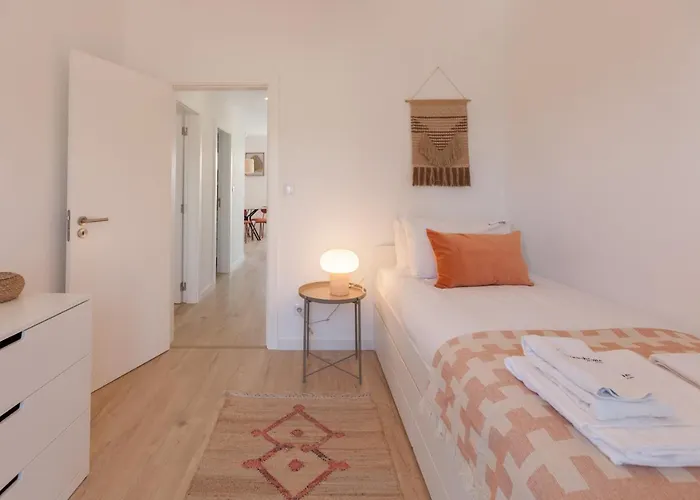 Apartment Flh Alcantara Comfy Flat With Balcony Lissabon