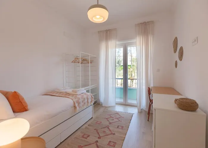 Flh Alcantara Comfy Flat With Balcony