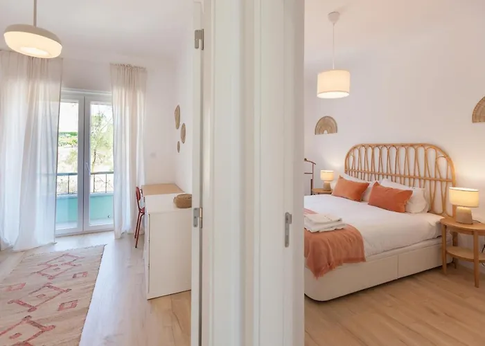 Flh Alcantara Comfy Flat With Balcony