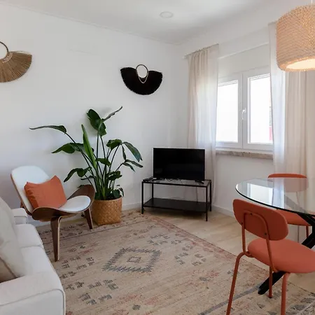 Flh Alcantara Comfy Flat With Balcony ליסבון