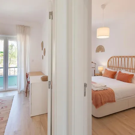 Flh Alcantara Comfy Flat With Balcony